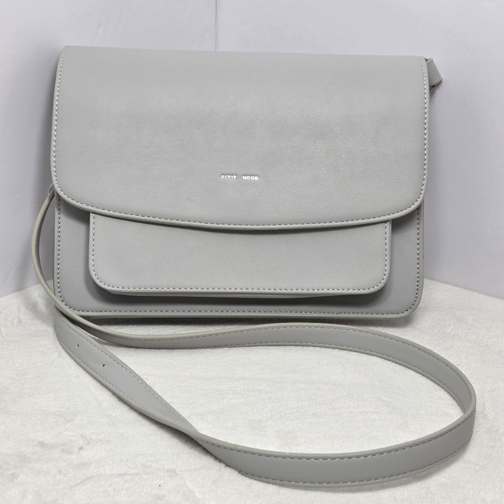 Pixie Mood Light Gray Crossbody Bag.‎ Size 10"